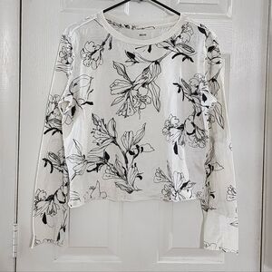 Maeve by Anthropologie Black & White Floral Long Sleeve Crop Top